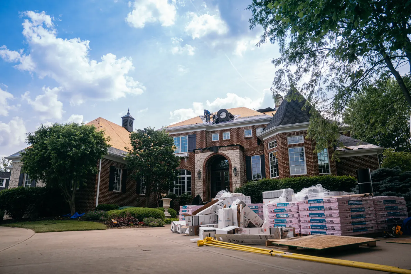 Manufacturer-certified roof installation in Boggstown